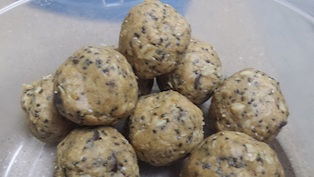Peanut Butter Protein Balls