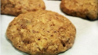 Yummy 5 Minute Banana Chocolate Protein Cookies